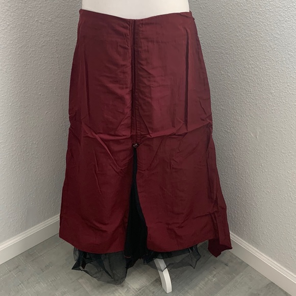 NWT Surrealist beautiful layered long skirt in plum - Picture 4 of 12